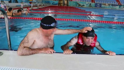 Baba-oğul, engelleri yüzerek aşıyorlar - TEKİRDAĞ