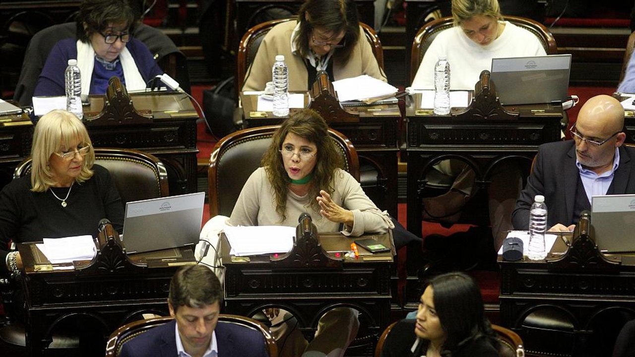 Lawmakers debate abortion in Argentina