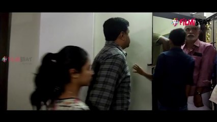 മീനാക്ഷി മുത്തശ്ശിയെ സങ്കടം കൊണ്ട് കെട്ടിപ്പിടിച്ചു