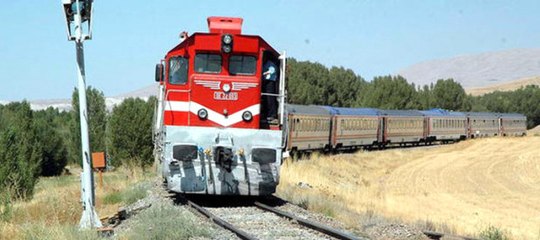 Tải video: Tebriz-Van Arası Tren Bileti 55 Lira Olacak