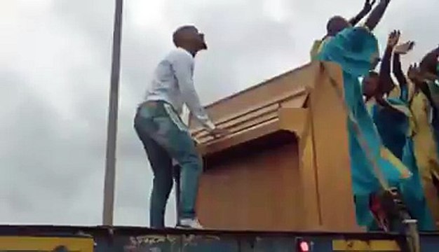 New coming outta King Promise ft Mugeez X Mugeez and Myself- CCTV prod by Killbeatz Dir- @_justin_campos_ OUT NOW ... it's a Vibe