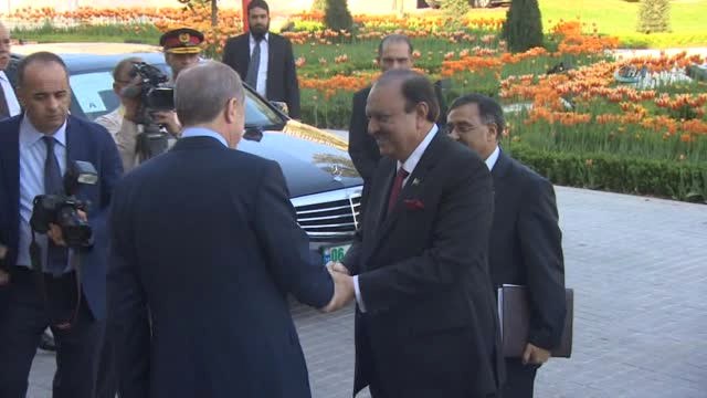 Cumhurbaşkanı Erdoğan, Pakistanlı Mevkidaşı ile Telefonda Görüştü