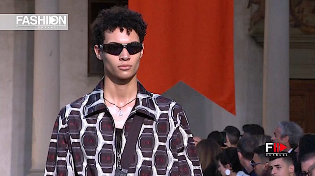 ROBERTO CAVALLI Pitti 94 Firenze - Fashion Channel