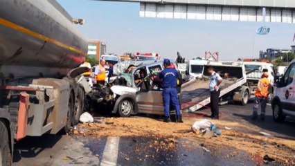TEM'de Feci Kaza, Kilometre İbresi 140'da Takılı Kaldı: 2 Ölü