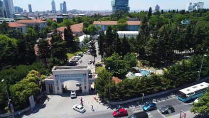 Zincirlikuyu Mezarlığı’ndaki bayram yoğunluğu havadan görüntülendi