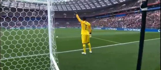 حديث طريف بين الثلاثى بوتين وبن سلمان وإنفانتينو بالمدرجات