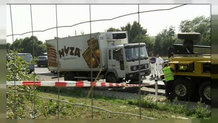 Condenados a 25 años de cárcel cuatro hombres por dejar morir a 71 personas encerradas en un camión en Austria