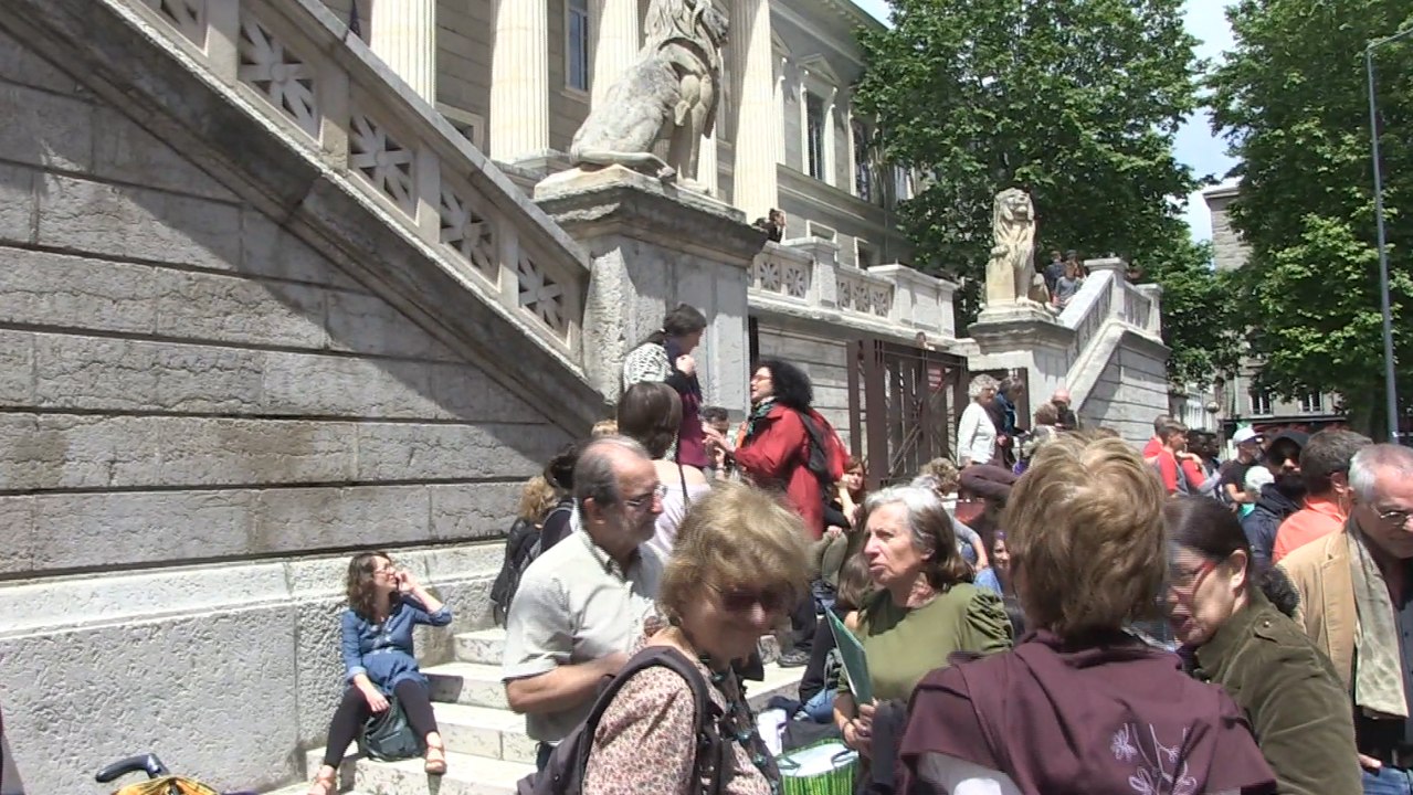 Info/Actu Loire Saint-Etienne - A la une : Une vente aux enchères 100% street art à Saint-Etienne. 123 oeuvres seront mis aux enchères et parmi elles nous retrouverons des artistes ligériens.