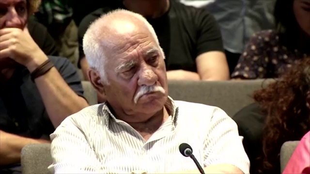 PROJEKTI PER TEATRIN KOMBETAR, VELIAJ BASHKEBISEDON ME ARTISTET, QENDRIME PRO DHE KUNDER LAJM