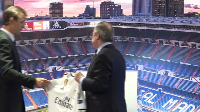 Florentino Pérez presenta a Lopetegui como nuevo entrenador