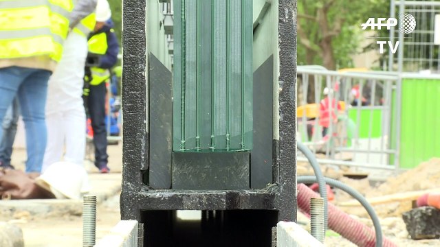 Vidros anti-terrorismo na Torre Eiffel