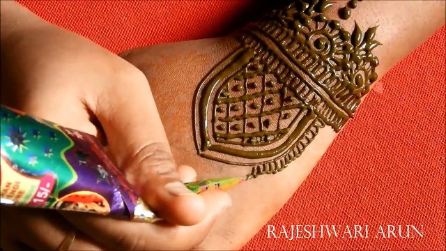Simple Mehndi Design For Hands _ New Latest Mehndi Design For Eid 2018 _ Beautiful Easy Henna Design