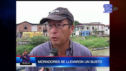 Parte de malecón de Daule cayó al río