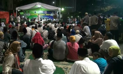 Anies dan Sandiaga Ikut Takbir Keliling Jakarta