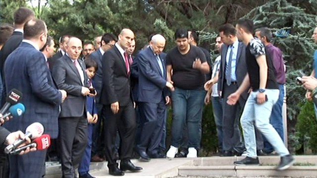 MHP Genel Başkanı Bahçeli Suruç’taki saldırıya ilişkin: “Bu olay her yönüyle üzücü. Bir siyasi milletvekili ve ailesine yönelik bir saldırı. Bu çok yönlü incelenmeli”