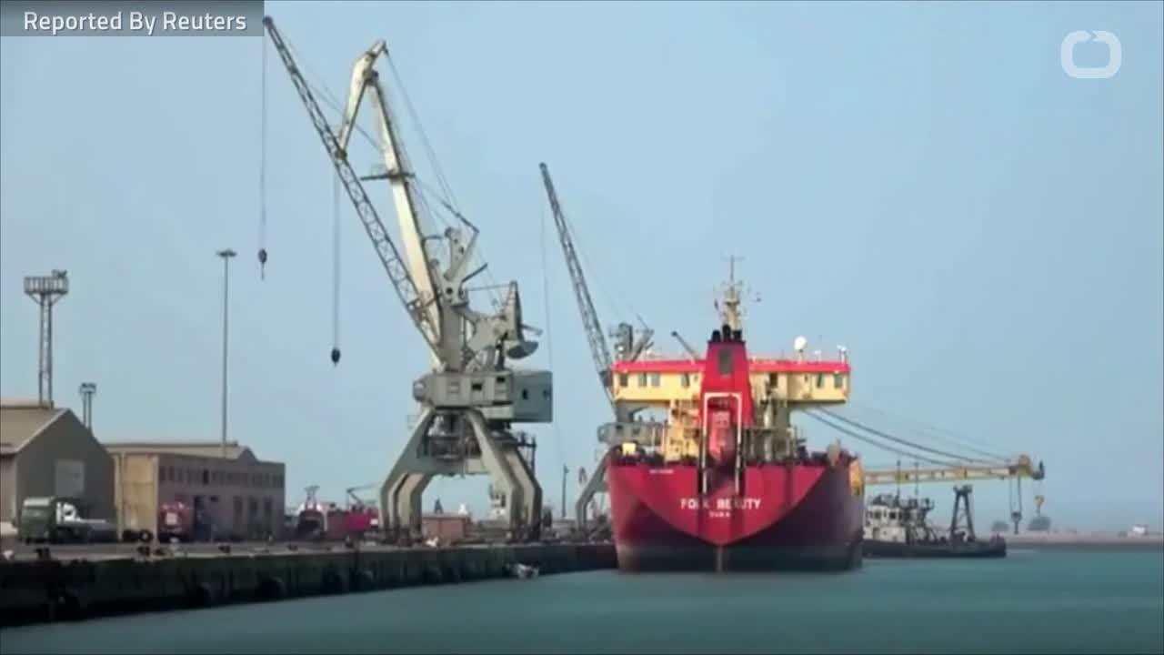 Arab States Pound Yemen, Civilians Flee