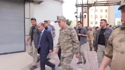 Genelkurmay Başkanı Akar Bayram Namazını Cizre'de Kıldı