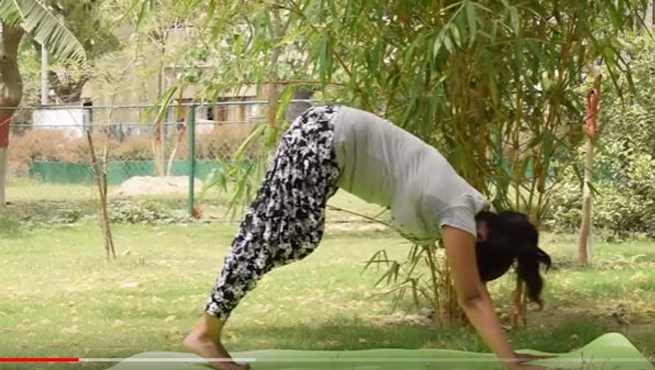 Yoga for Healthy Hair | रेशमी, घने, खूबसूरत बालों के लिए करें ये योगासन | Boldsky