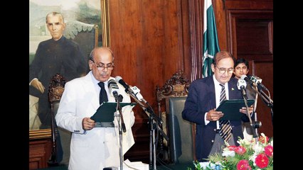 Professor Hasan Askari Caretaker Chief Ministerپروفیسر حسن عسکری کون ہیں۔