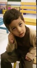 طفل فرنسي من أصل جزائري يشرح قصة نبينا ابراهيم عليه السلام باللغة الفرنسية وبحماس جميل.. بارك الله لوالديه فيه..
