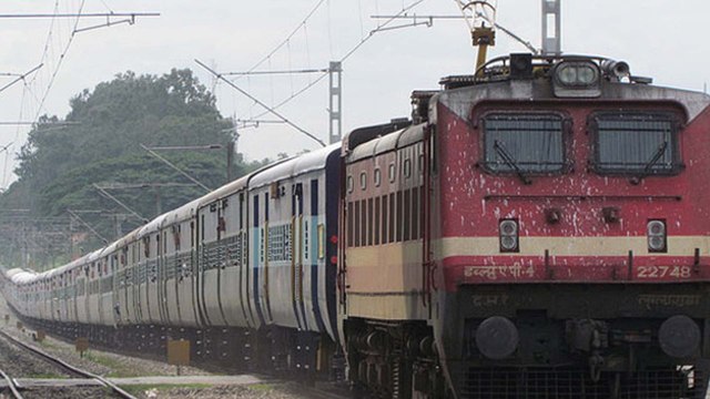 ಭಾರತೀಯ ರೈಲ್ವೆ ಇಲಾಖೆ ಮಾಡಿದ ತಪ್ಪಿನಿಂದ ಅವರಿಗೇ ಮುಳುವಾಯ್ತು | Oneindia kannada