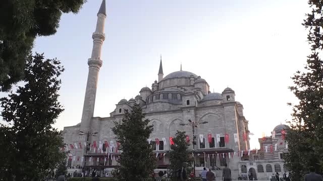 Bakan Kurtulmuş, Bayram Namazını Fatih Cami'nde Kıldı