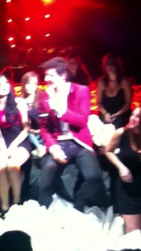 ΘΕΟΣ !!! Σάκης Ρουβάς - Να μ΄ αγαπάς , Ξανά - Live 2011 Αθηνών Αρένα HD