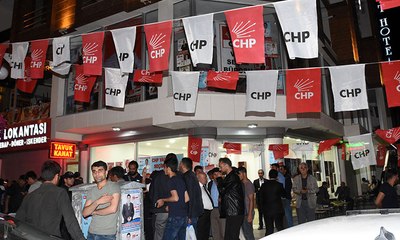 AKP provokasyonu... CHP'li aday havaya ateş açtı