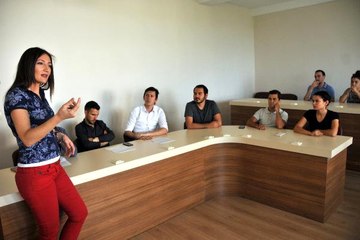 Final Sınavında Öğrencilerine Değil, Kendine Sorular Sordu