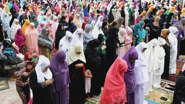 Cientos de millones de musulmanes celebran el fin del Ramadán en Asia