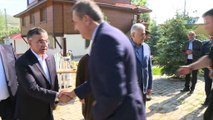 Başbakan Binali Yıldırım, memleketi Erzincan'da hemşehrileri ile bayramlaştı