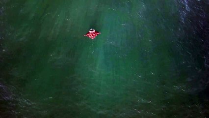 Une raie manta vue d'un drone à Fraser Island (Australie)