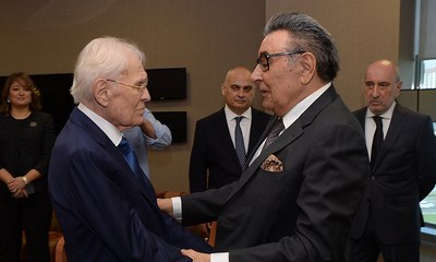 Aydın Doğan'a 'çek' şoku