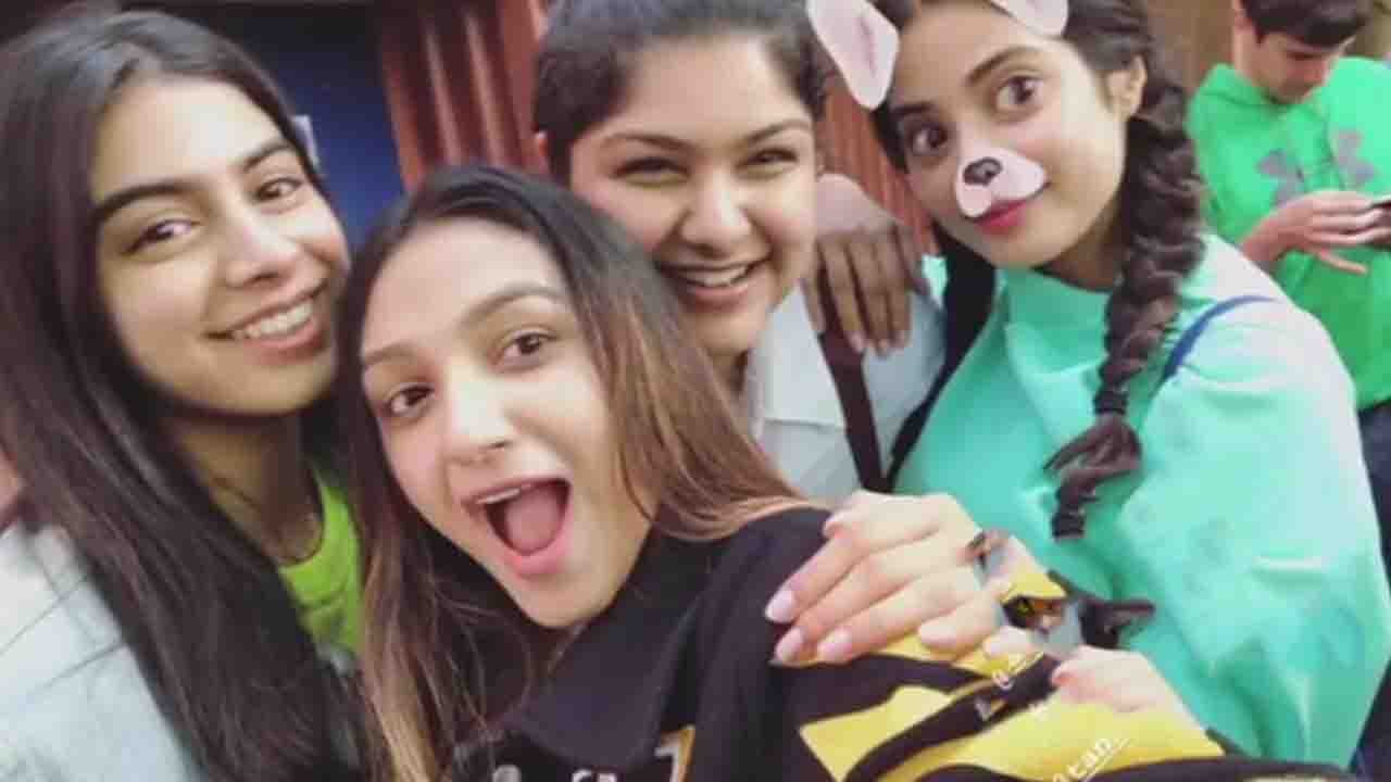 Jhanvi Kapoor & Khushi Kapoor HOLIDAYING in London With Anshula Kapoor ! | FilmiBeat