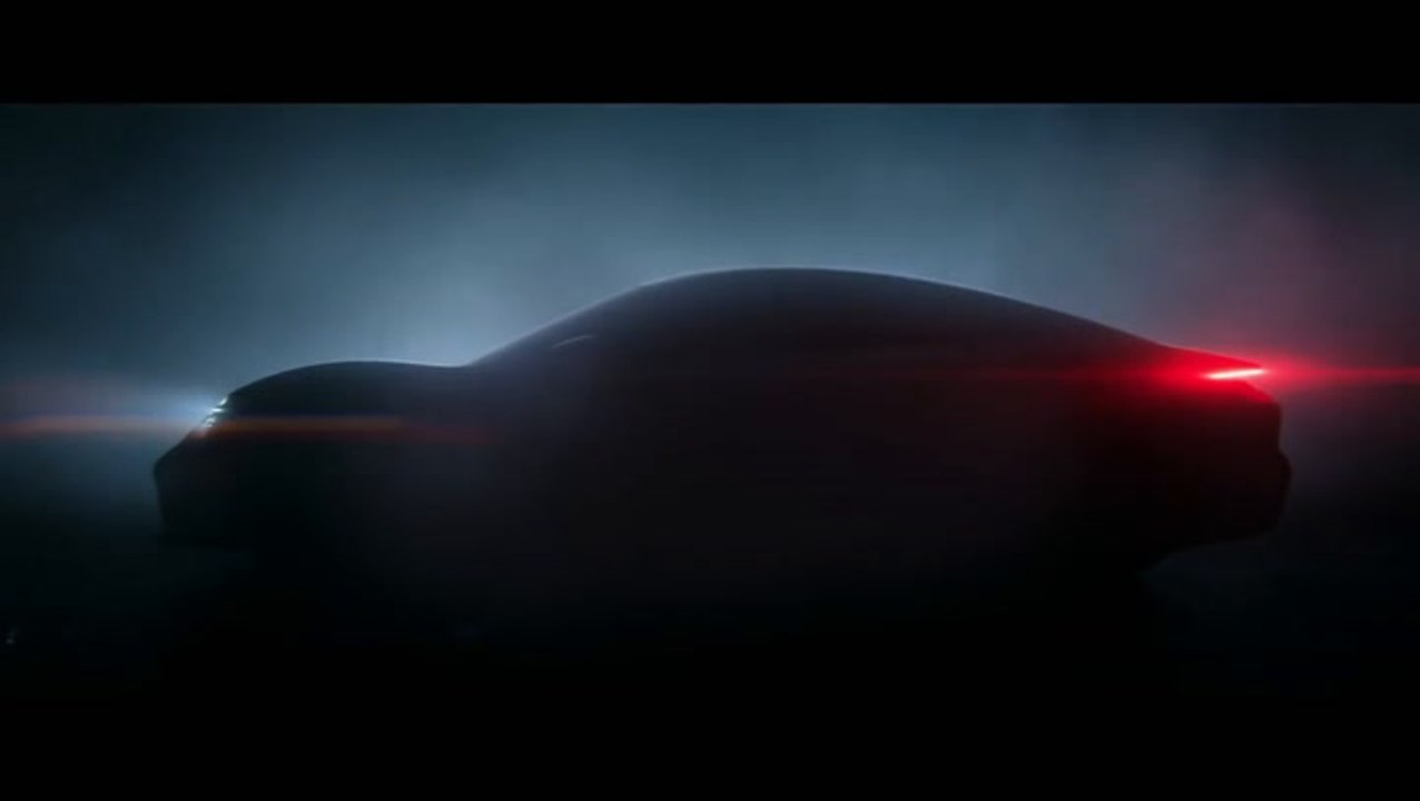 C7 Crash, Kia Recall, Porsche Taycan, Sleeping Tesla Employee, Drunk Garbage Truck Driver, And Fast Fails