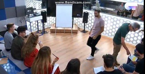 Aitana se sienta al lado de Cepeda | 3 de noviembre|