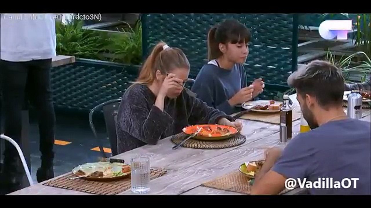 Aitana quiere robarle una sudadera a Cepeda | 3 de noviembre|