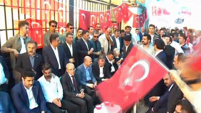Başbakan Yıldırım'dan provokasyon uyarısı: 'Bu hassas günlerde tahriklere asla itibar etmemeli, sabır ve temniyle hareket edilmelidir'