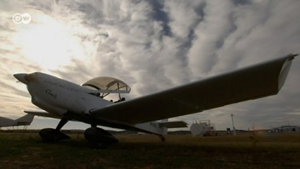 Engenheiro aposentado fabrica avião para cruzar a Austrália