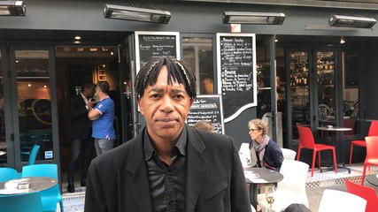 Patrice Loko au bar restaurant « Aux grands hommes » à Caen