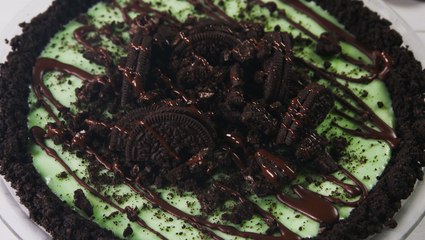 Mint Lovers Will Flip Over This Grasshopper Pie