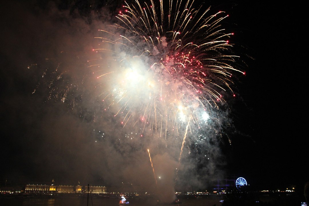 Spectacle pyrotechnique de Bordeaux fête le vin 2018