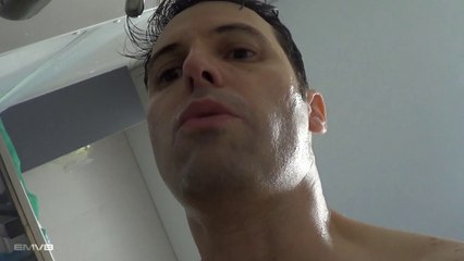 Tomando banho sozinho - EMVB - Emerson Martins Video Blog 2013