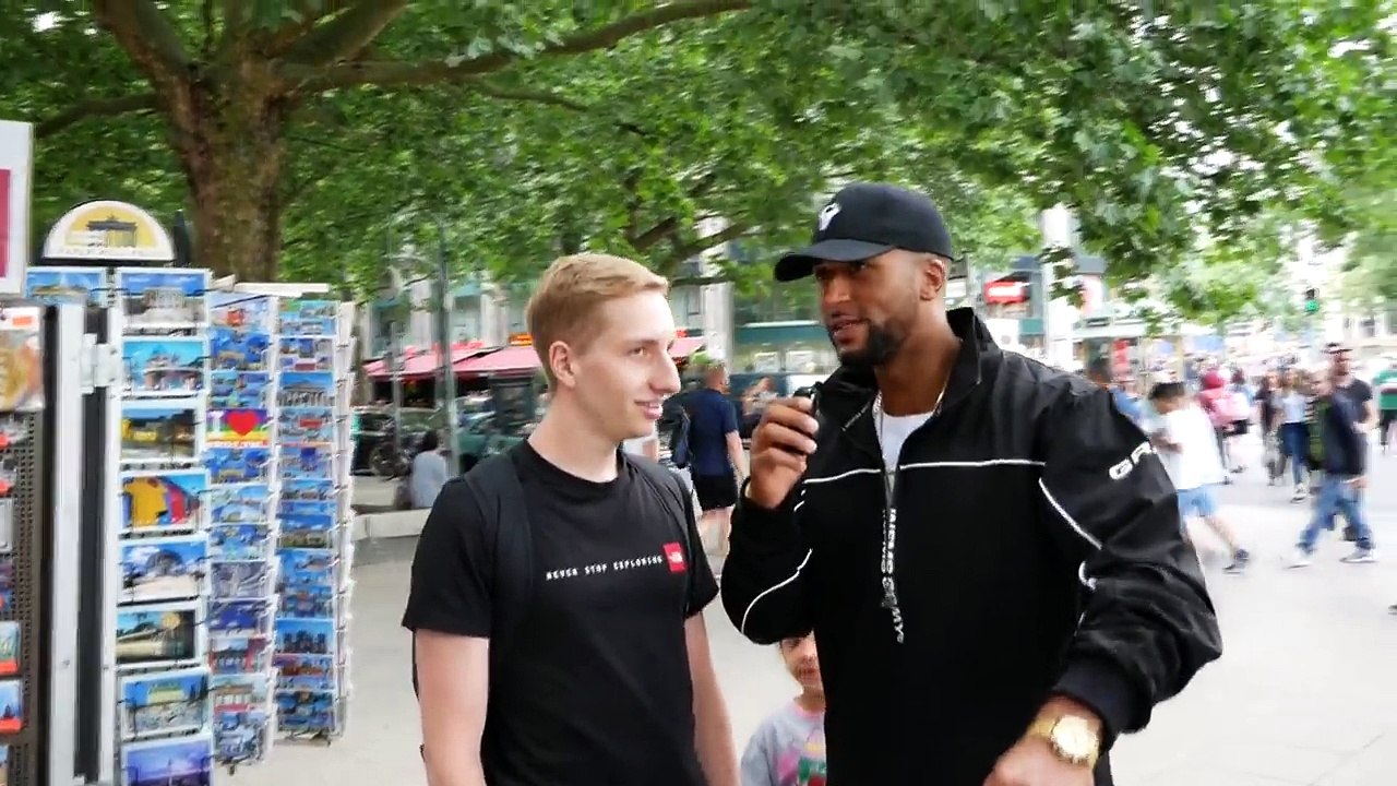 BUSHIDO feat. SAMRA - HADES || LIVE REAKTIONEN VON DER STRAßE  - Leon Lovelock