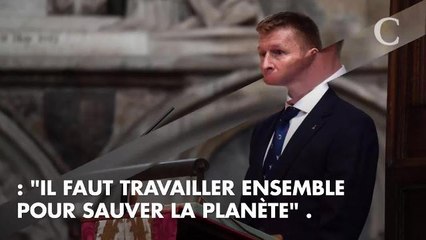 PHOTOS. Stephen Hawking inhumé aux côtés d'Isaac Newton et Charles Darwin