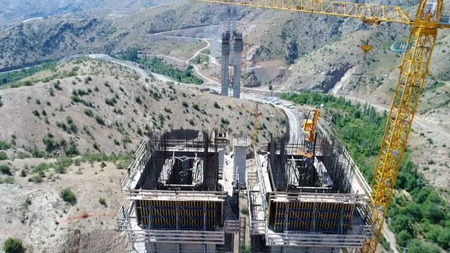 Alanya-Konya arası bu viyadükle 2 saate inecek... Türkiye’nin en yüksek ayaklı “Eyiste Viyadüğü” havadan görüntülendi