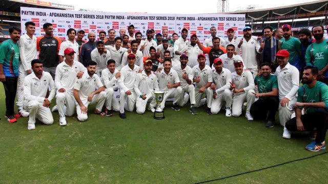 India Afghanistan test in controversy, team manager caught using phone in dressing room | वनइंडिया