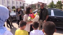 Bakan Sarıeroğlu çocuk ve yaşlılarla bayramlaştı - ADANA