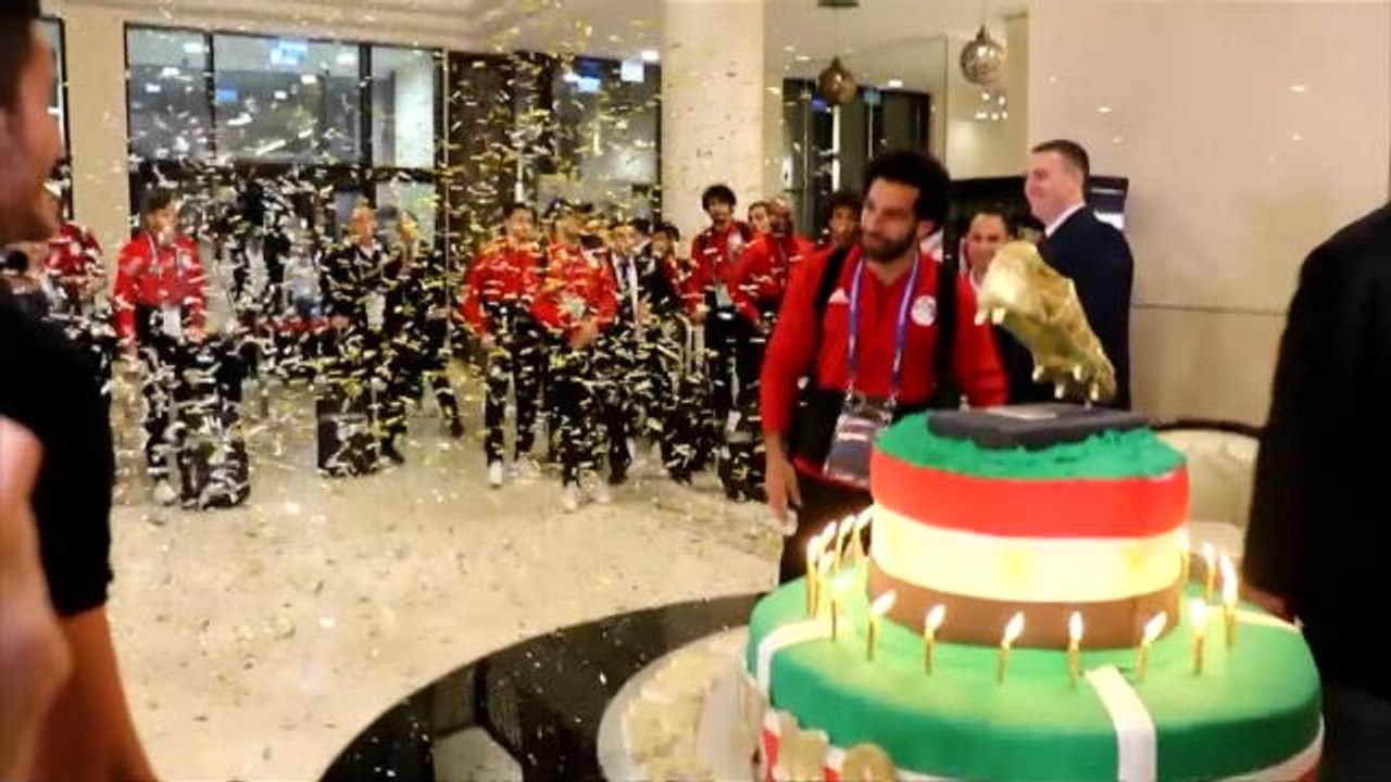 En coulisses - Mo Salah a fêté ses 26 ans avec un gros gâteau