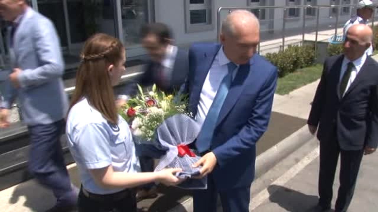 İbb Başkanı Mevlüt Uysal Görev Başındaki Personellerle Bayramlaştı- Başkan Uysal: "185 Bin Suriyeli...